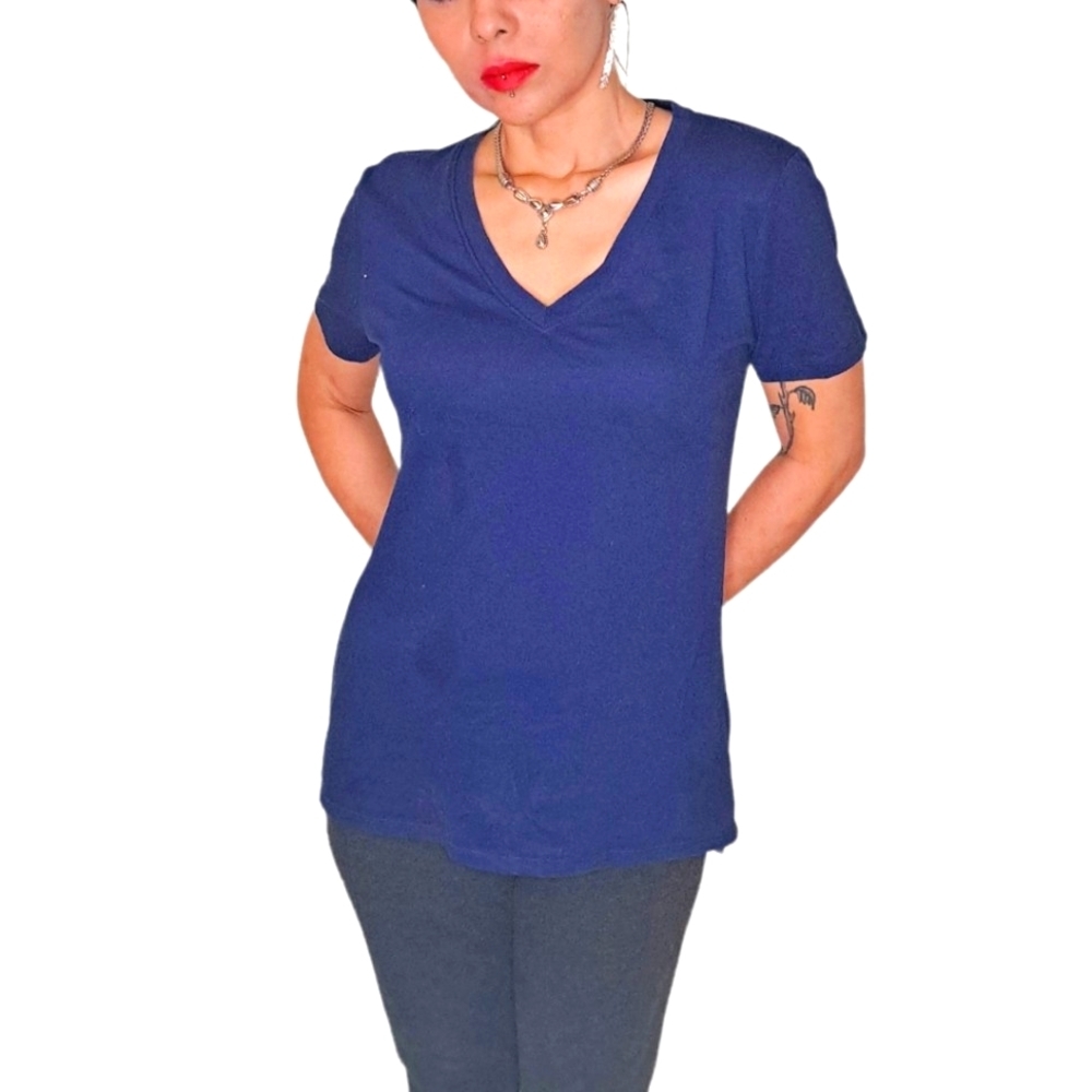 A.N.A women's short sleeve V-neck t-shirt navy blue, size small.